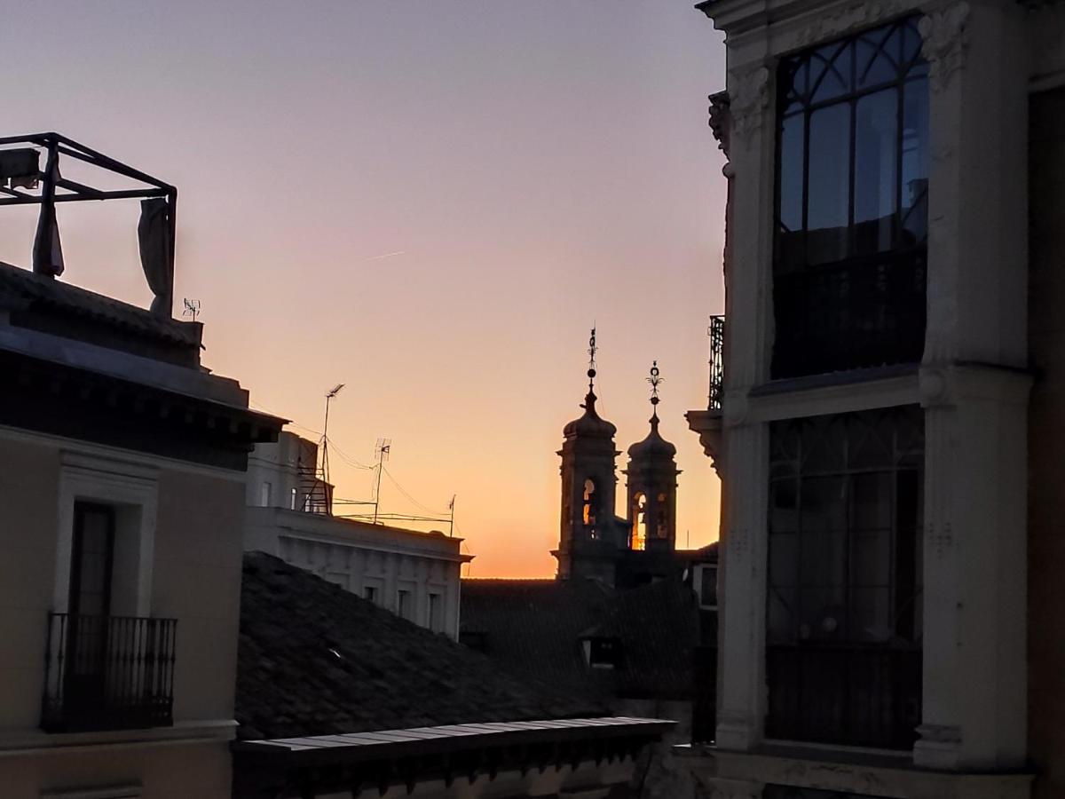 Nuevo Elegante Piso Vintage En Plena Plaza Mayor Madrid Bagian luar foto